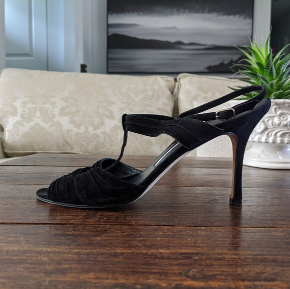 Manolo Blahnik Suede T-Strap Sandals Heels - Picture 6 of 13